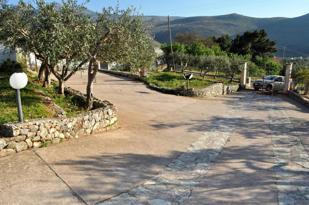 فيلا Casale Degli Ulivi كاستيلوزو المظهر الخارجي الصورة